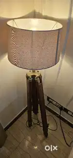 Vintage Tripod stand Lamp