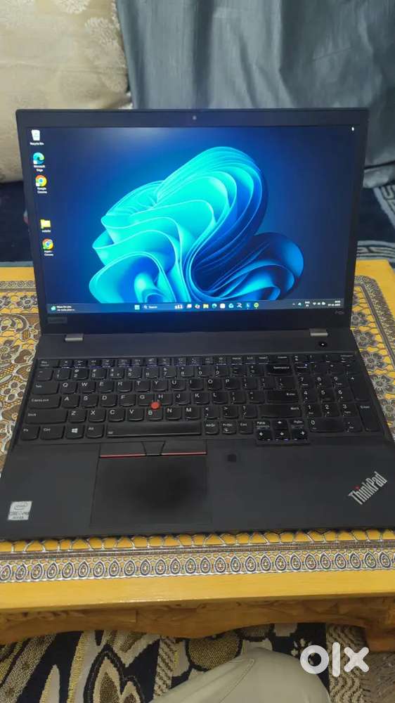 Lenovo ThinkPad P15s Gen1 1