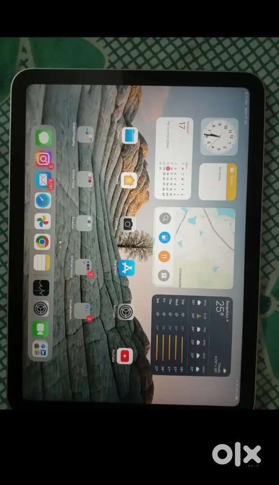 Apple ipad in excellent condition 25 days warranty left