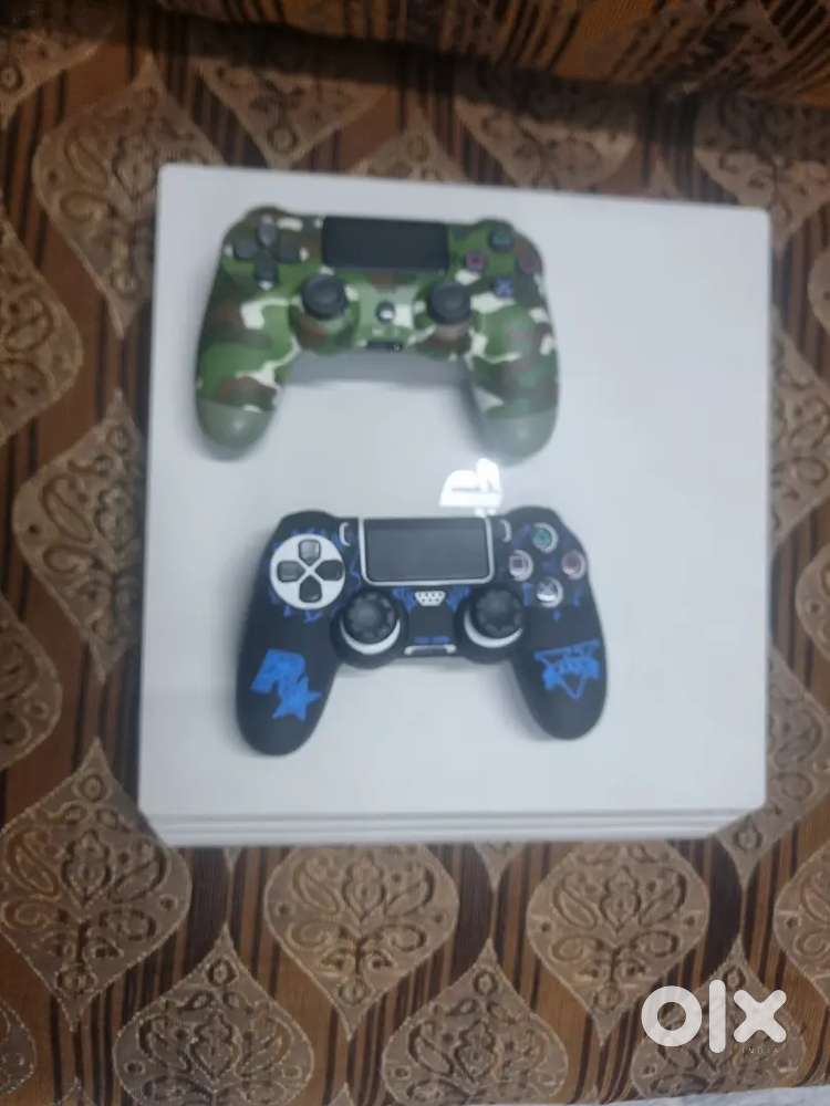 Ps4 Pro 1tb white color full box