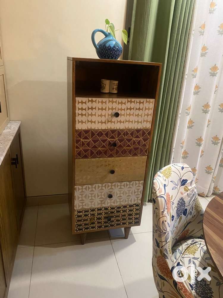 Urban Ladder Chest of Drawers