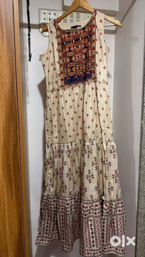 Semi western gown