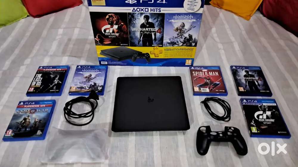 Sony PlayStation 4 PS4 Bundle with Games (Rarely Used)
