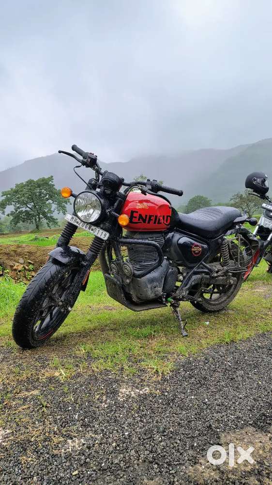 Royal Enfield hunter 350 red black