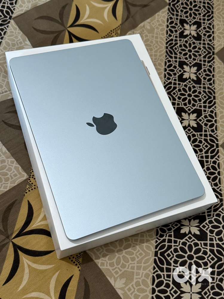 MacBook Air M4 Sky colour 16GB RAM  256GB SSD