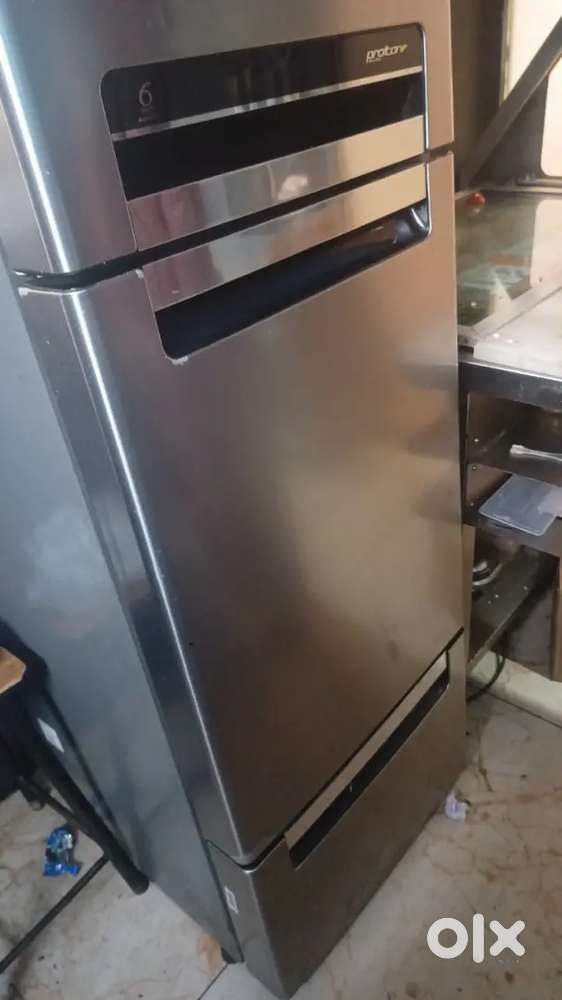 Whirlpool refrigerator 300ltr fridge