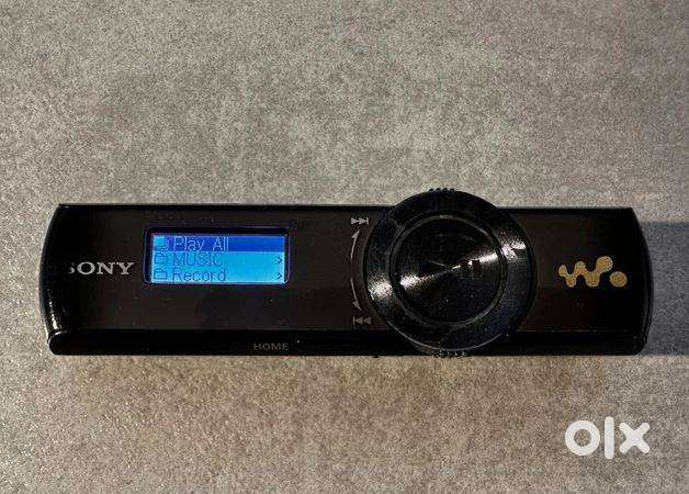 Sony NWZ B173 Walkman player and radio