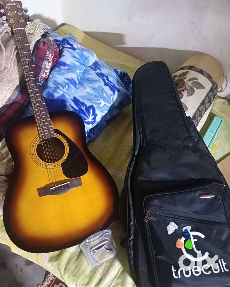 Yamaha F280, very good condition, very less used