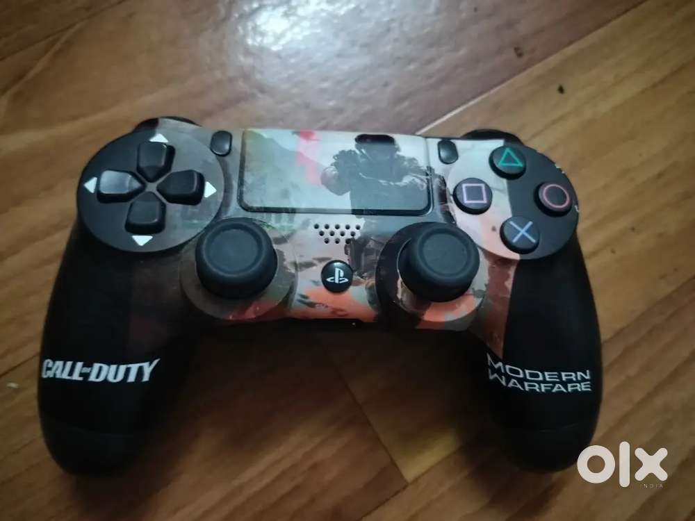 PS4 controller