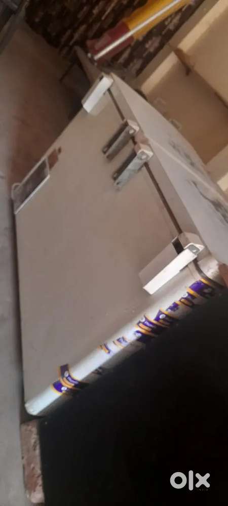 D fridge 320 ltr voltas company