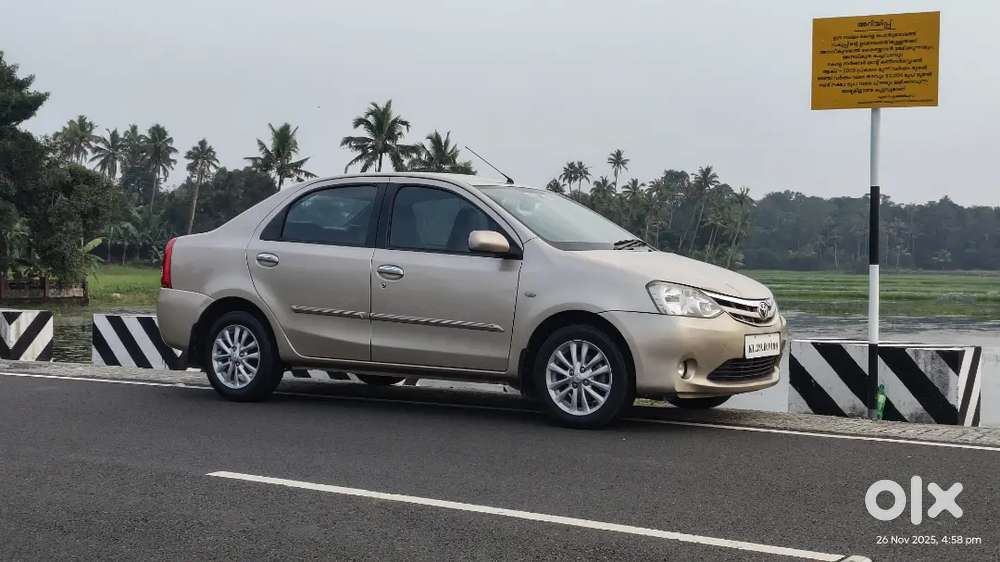 Toyota Etios 2012 Diesel 142000 Km Driven