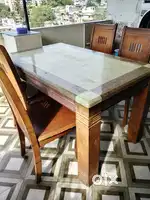 Dining Table with 4 chairs