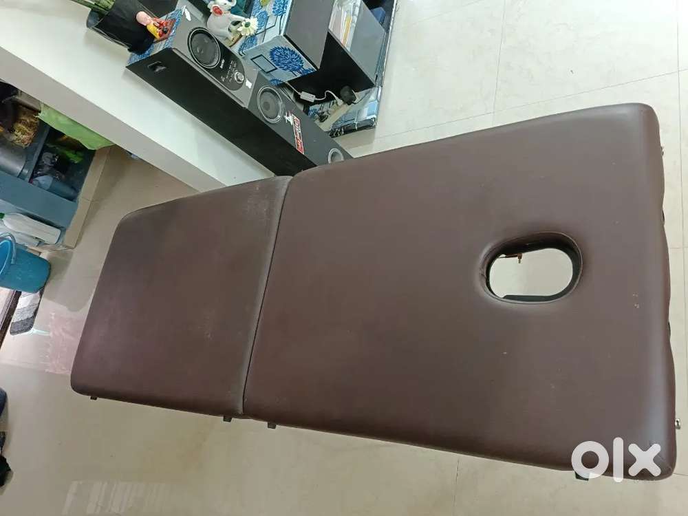 Massage bed available only one pc