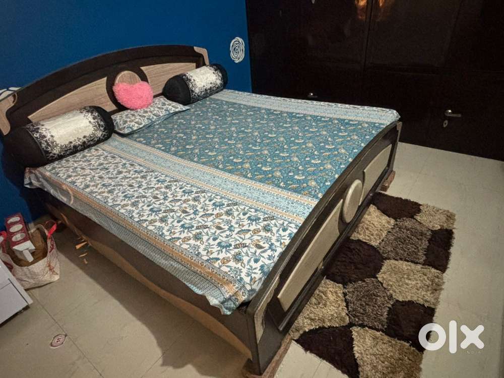 Double Bed without mattress