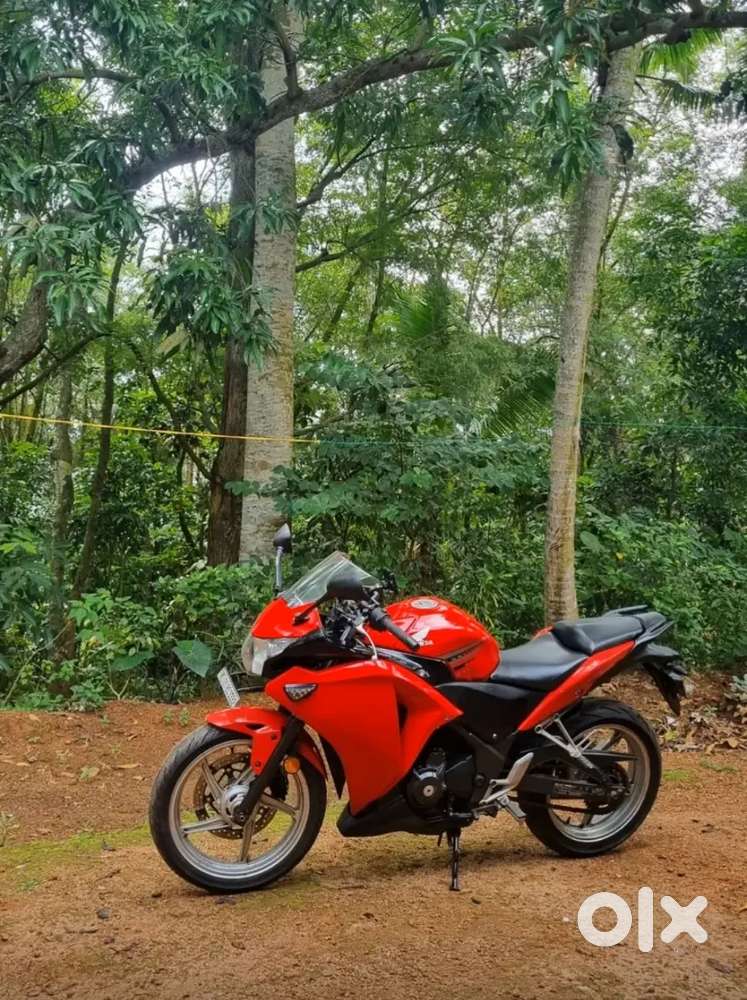 Honda CBR 250 R 2013 model