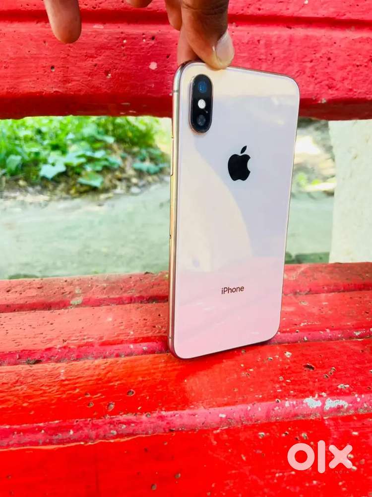 Iphone XS luxurious golden colour No scratches like the new