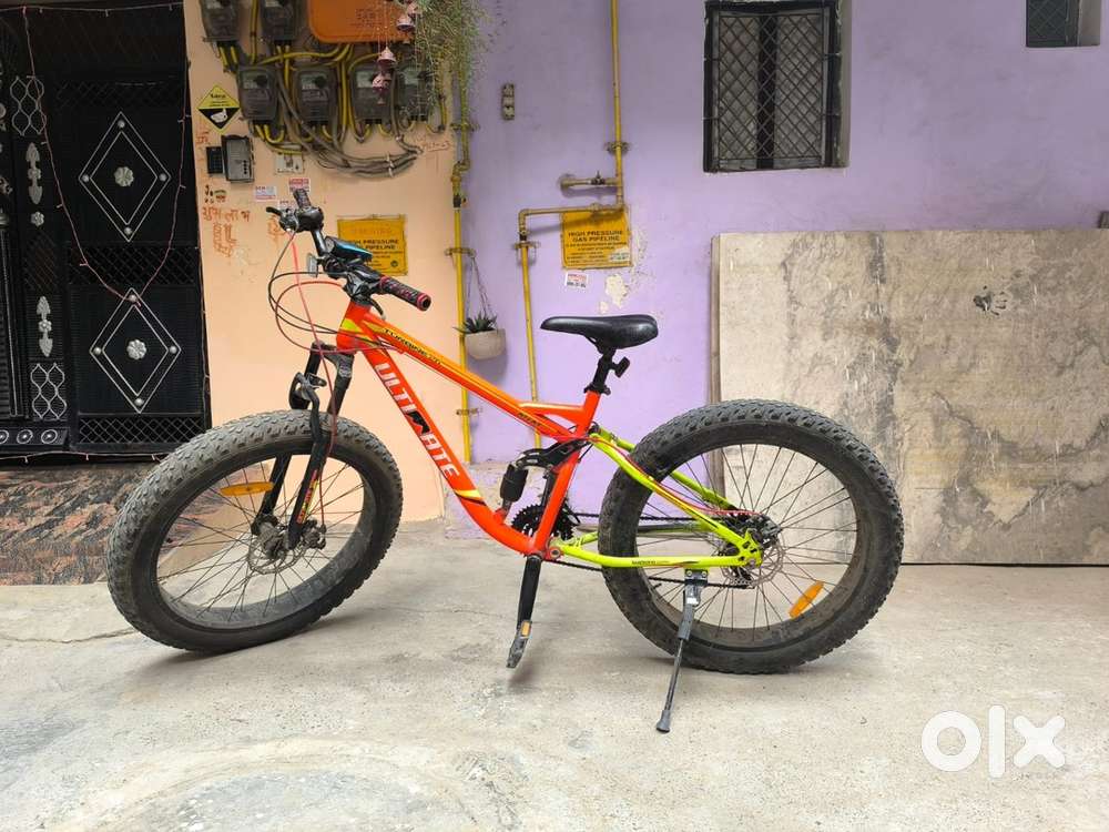 21 gears, dual disc break, dual suspension front and rear.