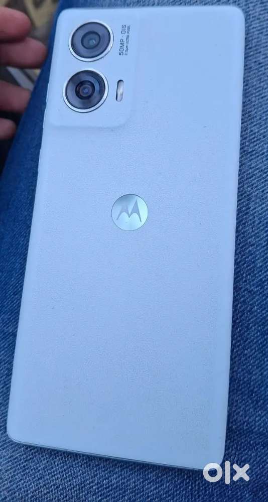 BRAND NEW CONDITION (RAM 8 - 128 INTERNAL STORAGE)