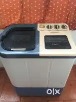 Kelvinator 6.7 kg semi automatic washing machine