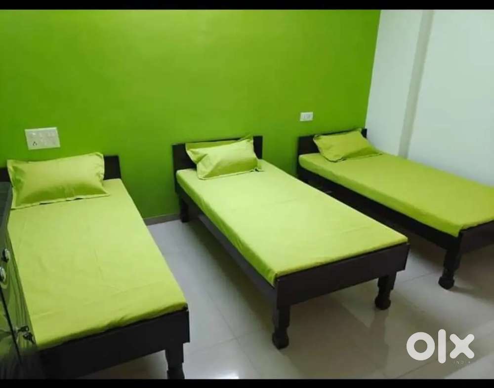 Best Boys and Girls Fully Furnished Boys PG At Available Sayajigunj