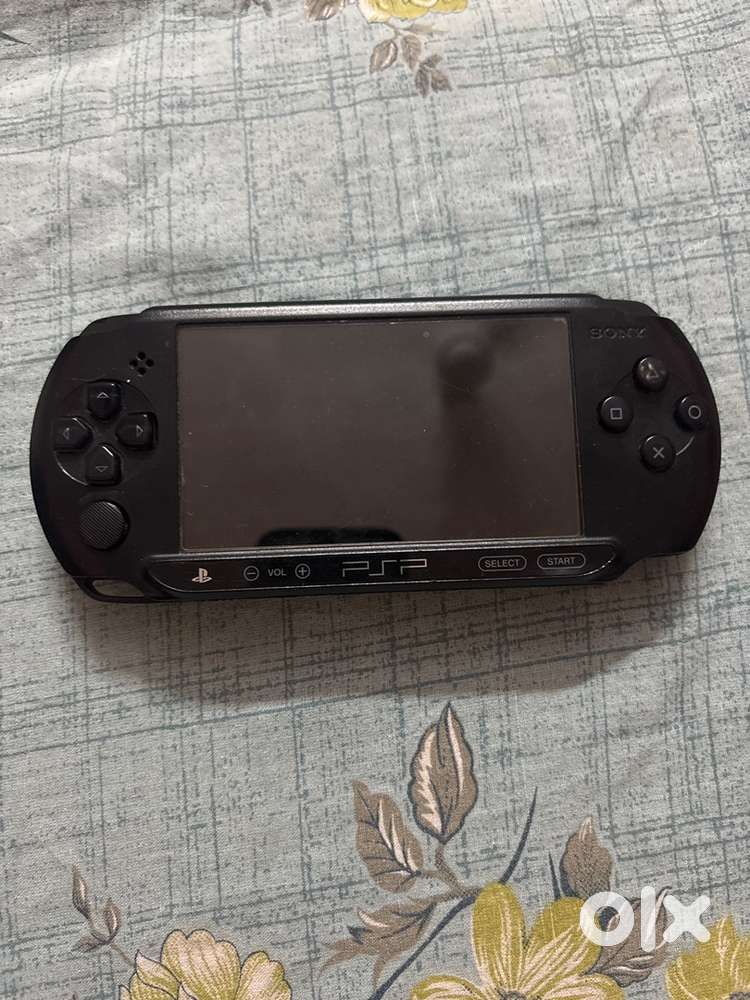 SONY PSP portable e1004 gaming console