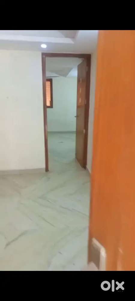 1bhk ground floor Rent 11k dwarka mor near metro
