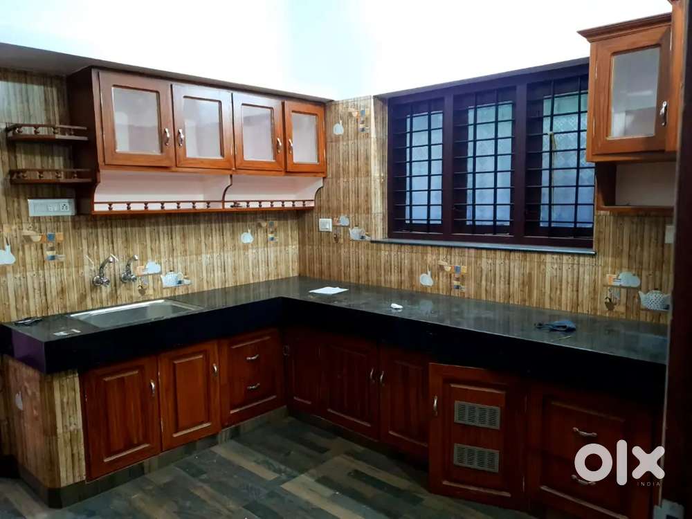 4 bhk House for lease