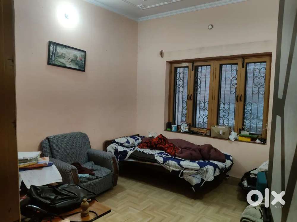 Need one male partner Independent flat