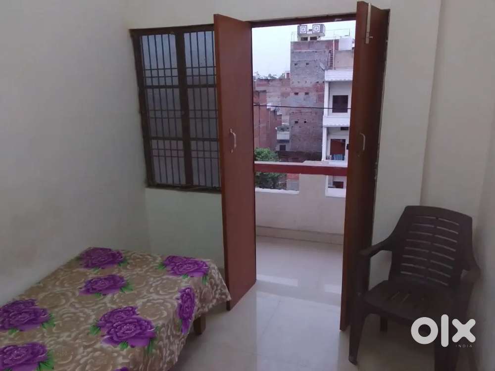 PG Rooms for rent for Job Employee Only.