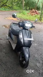 Top model with bluetooth connectivity