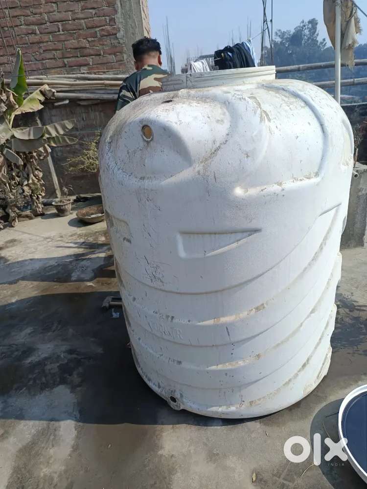 A second hand water tank 1000loters