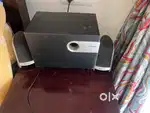 Philips multimedia speaker