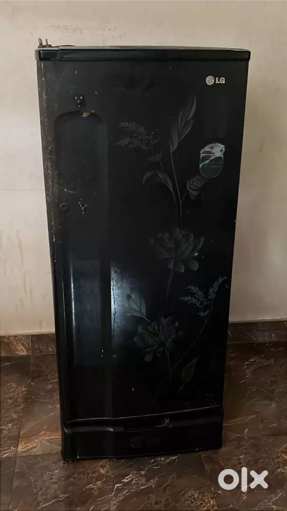 LG fridge in working condition