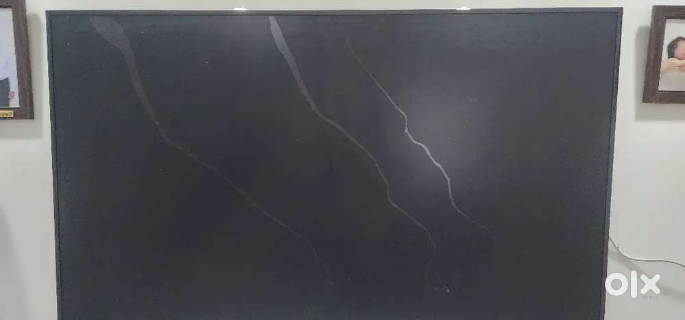 SAMSUNG FRAME 65 INCH(Display Damaged)