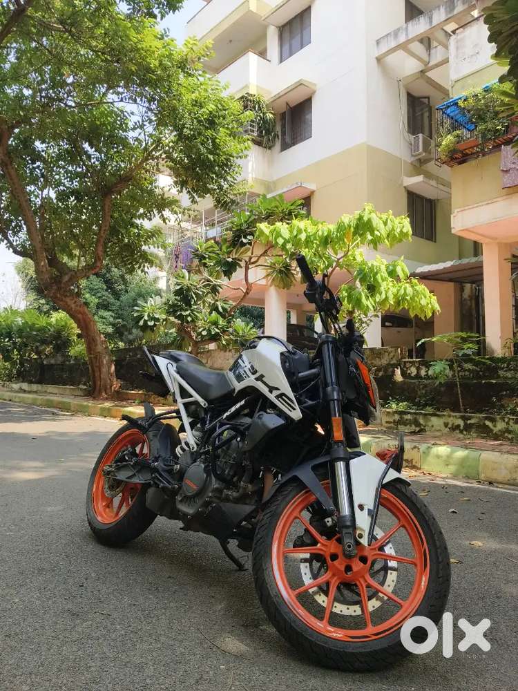 Duke 2021 Bs6 model