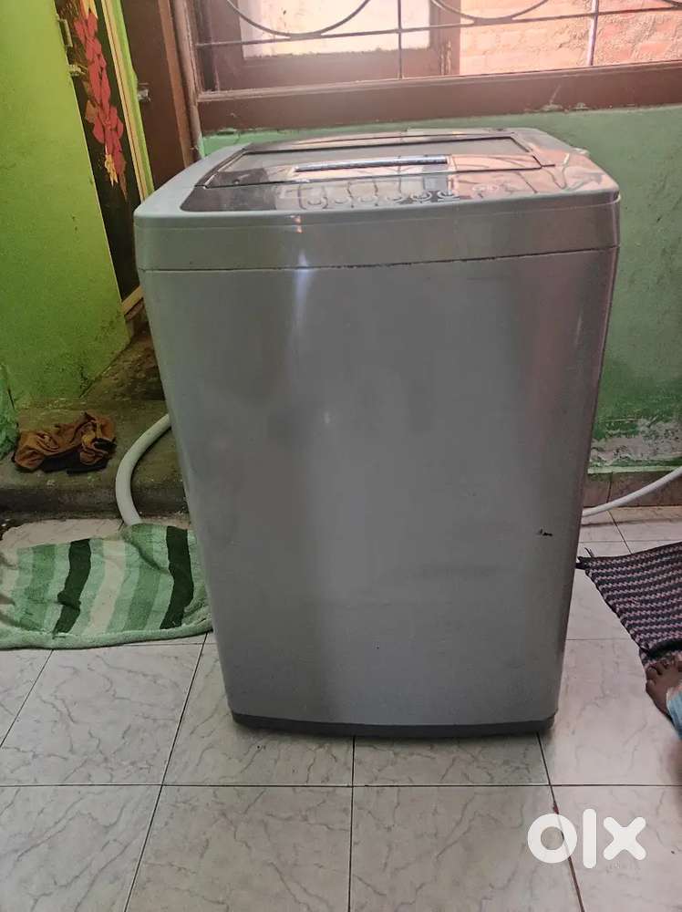LG TOP LOAD WASHING MACHINE