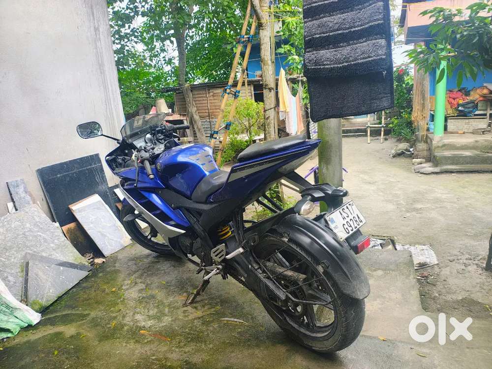 Yamaha R15 V2