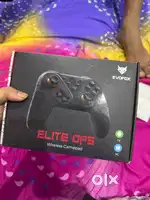 Brand new seal pack wirelesss gamepad