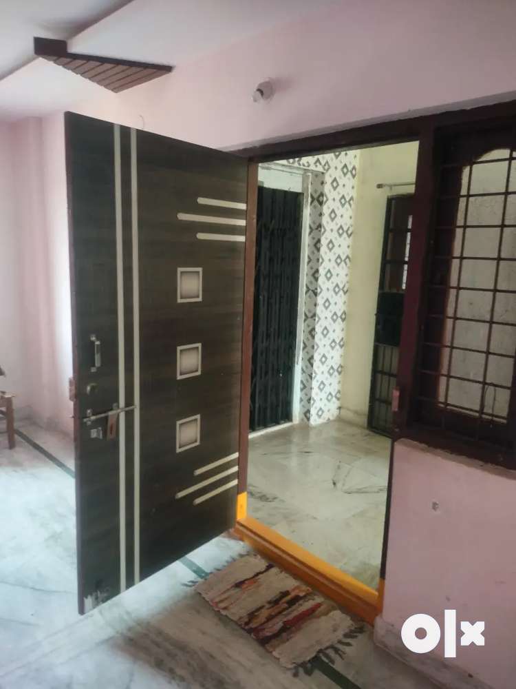 2Bhak fully ventilation Very close to High way road