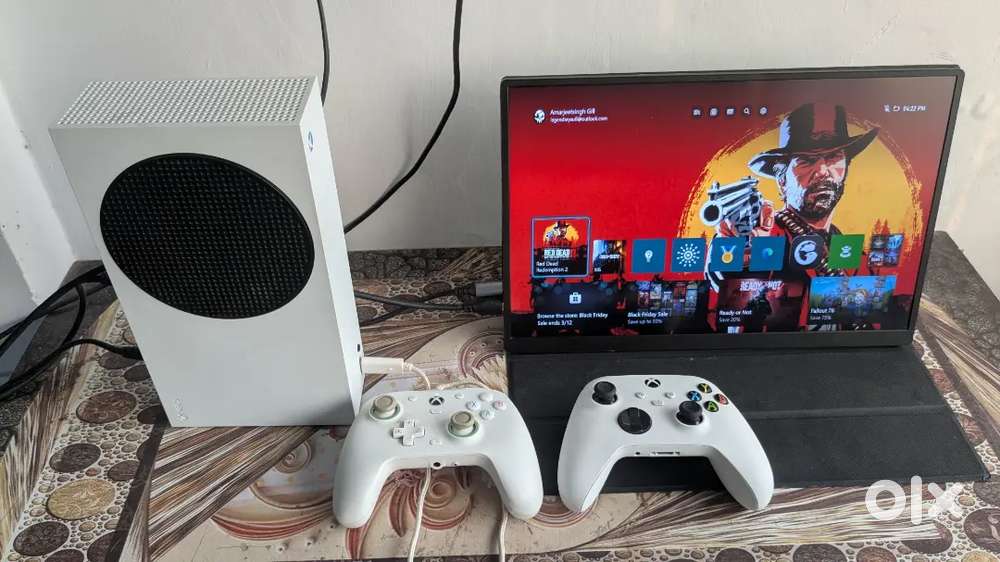 Xbox Series S (512gb) complete gaming setup.