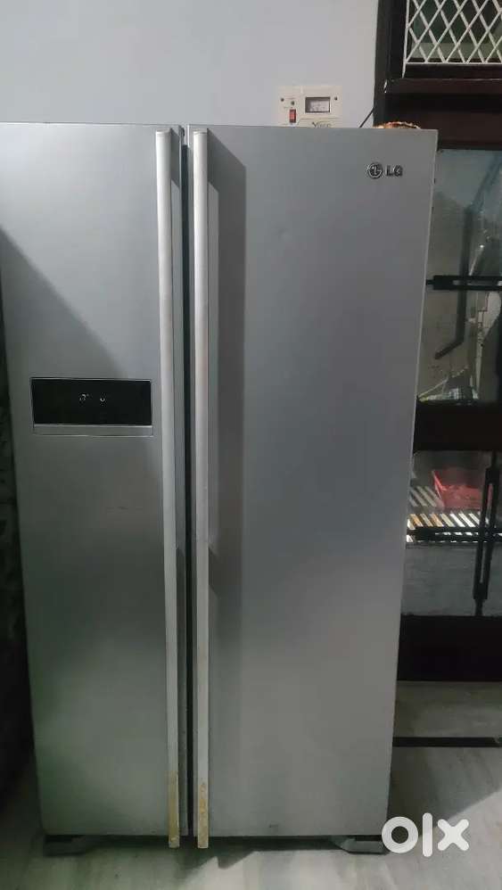 LG Double door Fridge 8 years old
