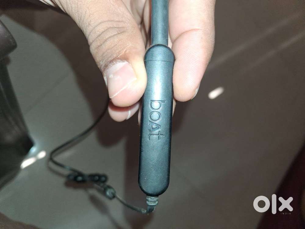 BoAt 100% Original Neckband