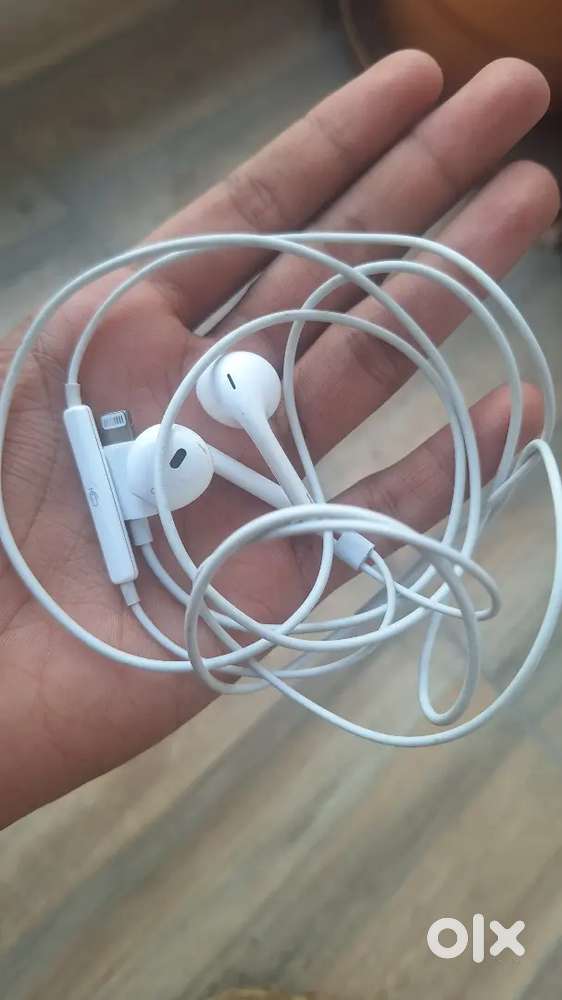 Wired Earphones with Mic - Good Condition