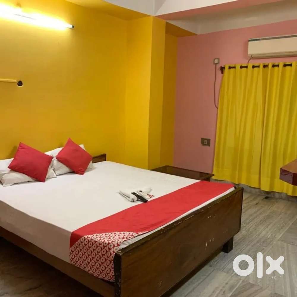 Hotel resectionist (Female)