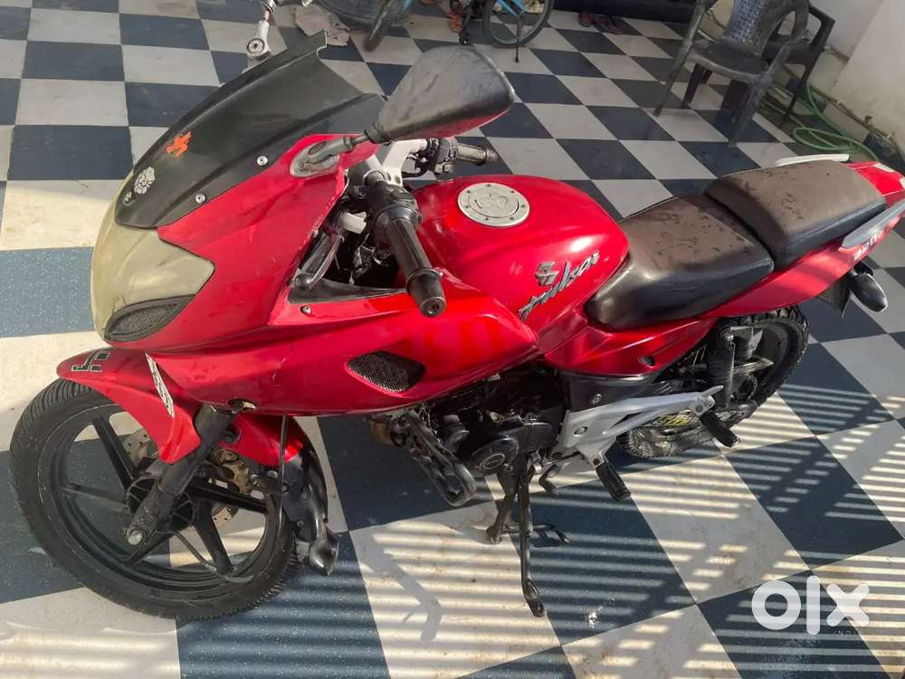 pulsar 220 f