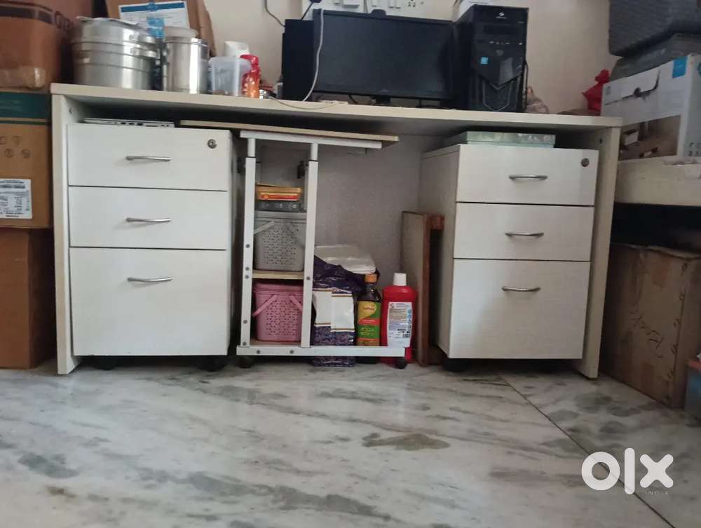 Table with 2 storage box