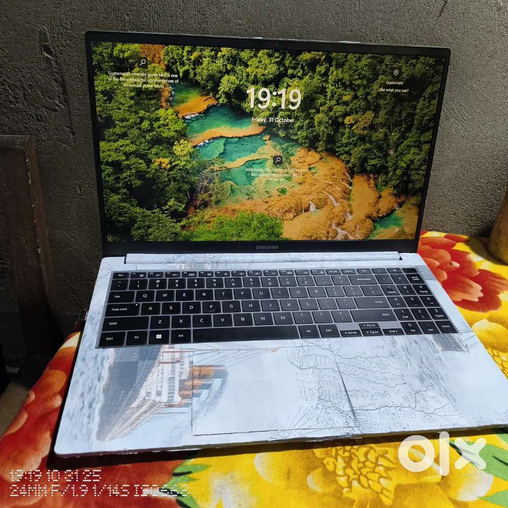 Laptop selling