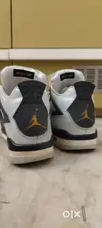 Air Jordan Retro 4 Pure Platinum