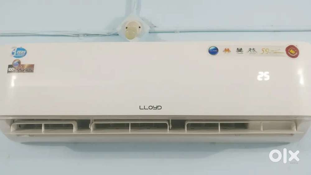 Lloyd 8 years old Ac fully condition