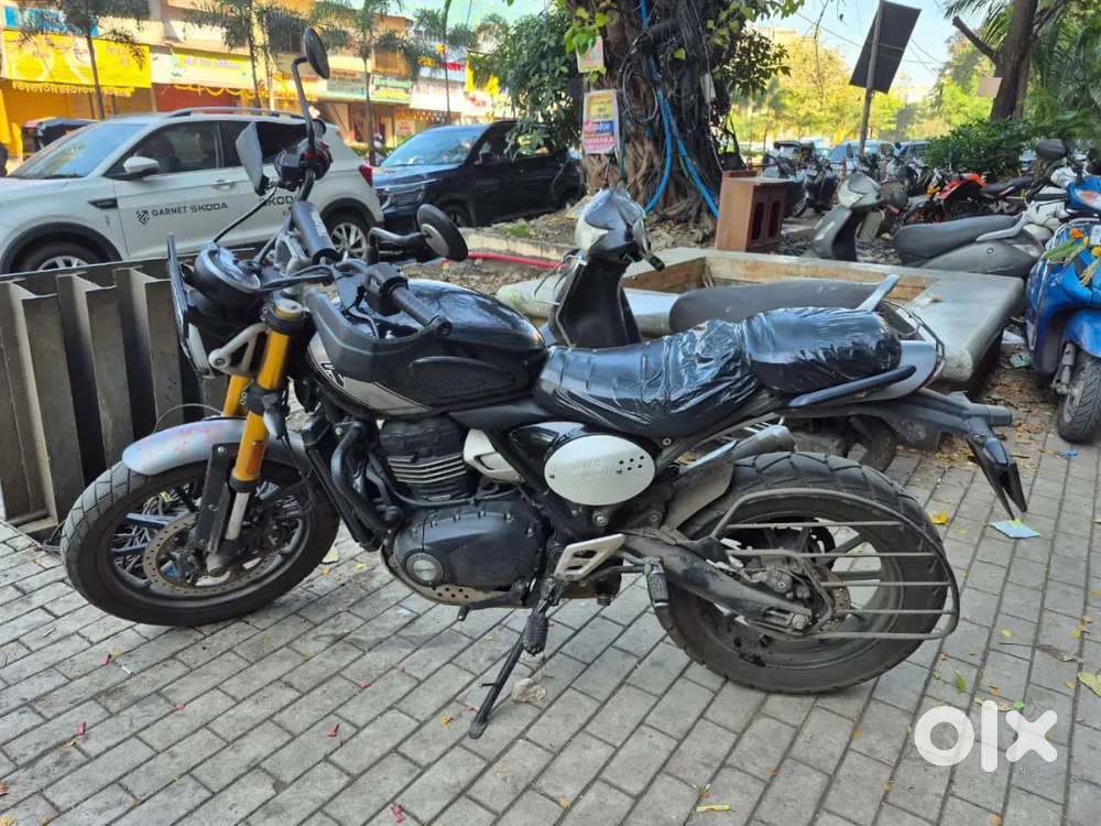 Triumph scrambler 400x black